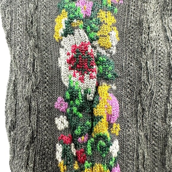 Embroidered Crew Socks - Picture 2 of 3